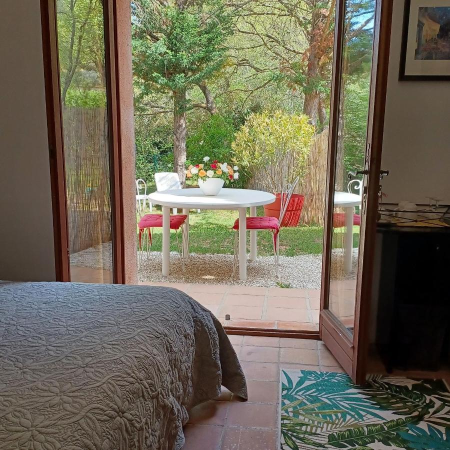 Suite Avec Jardin Entre Aix En Provence, Luberon Et Verdon Peyrolles-en-Provence Exteriör bild