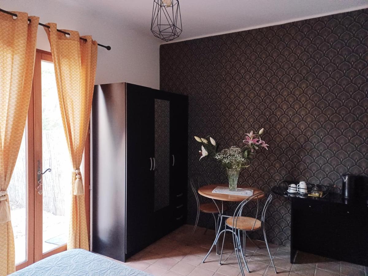 Suite Avec Jardin Entre Aix En Provence, Luberon Et Verdon Peyrolles-en-Provence Exteriör bild